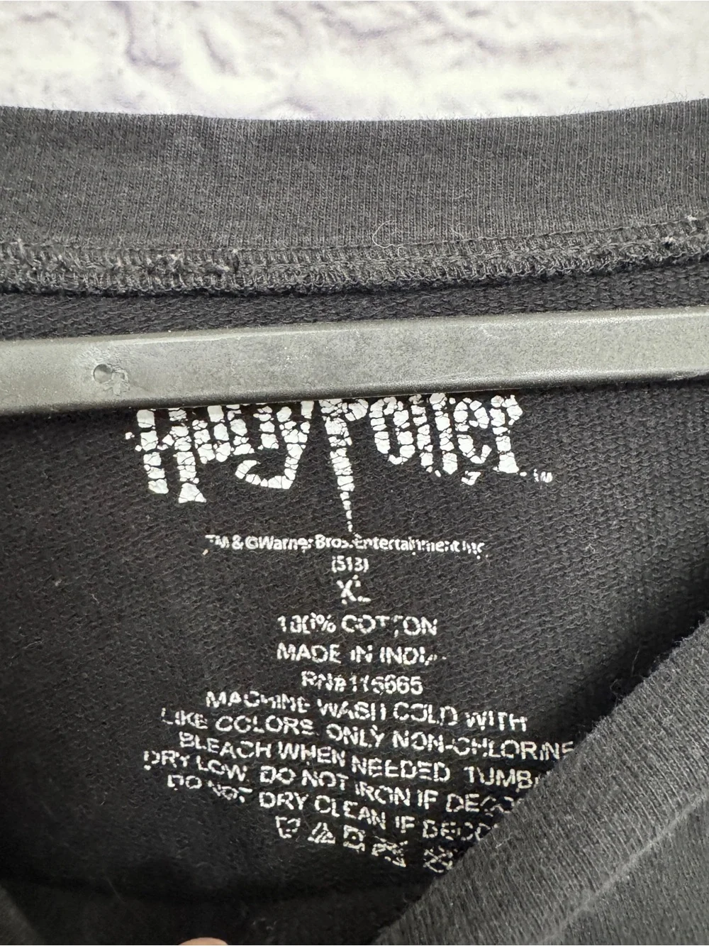 Warner Bros. Hogwarts Black Crewneck Sweatshirt with Multicolor Crest - Picture 3 of 3
